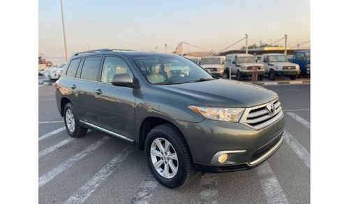 تويوتا هايلاندر 2013 Toyota Highlander MidOption+ 3.5L V6 - AWD 4x4 - Electric Seats - 7 Seater With Rear CAM - 90,0