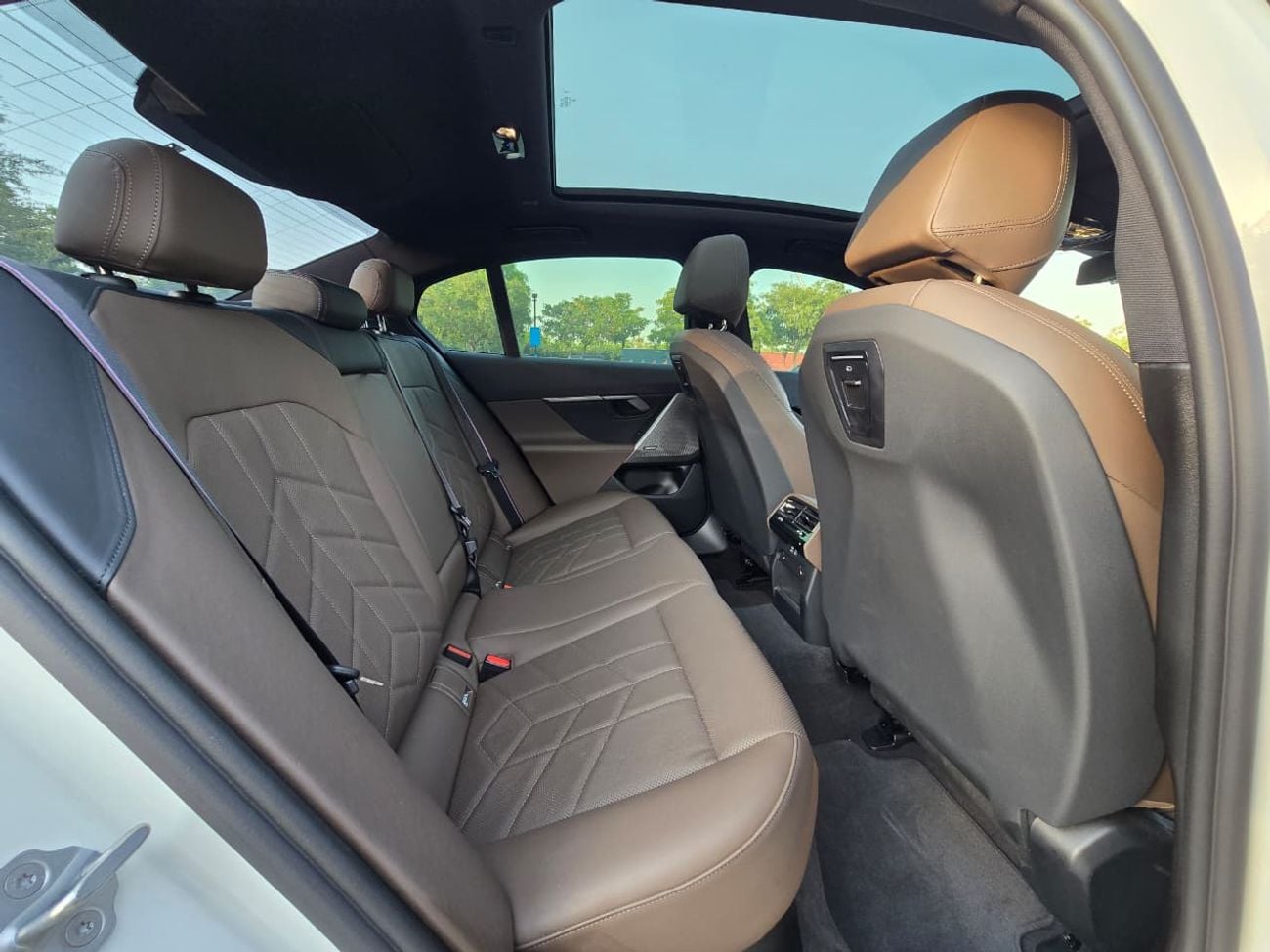 بي أم دبليو 520i M SPORT