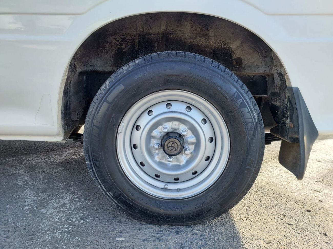 تويوتا هاياس TOYOTA HIACE COMMUTER VAN RHD 2003 MODEL 3.0 L DIESEL MANUAL(PM15151)