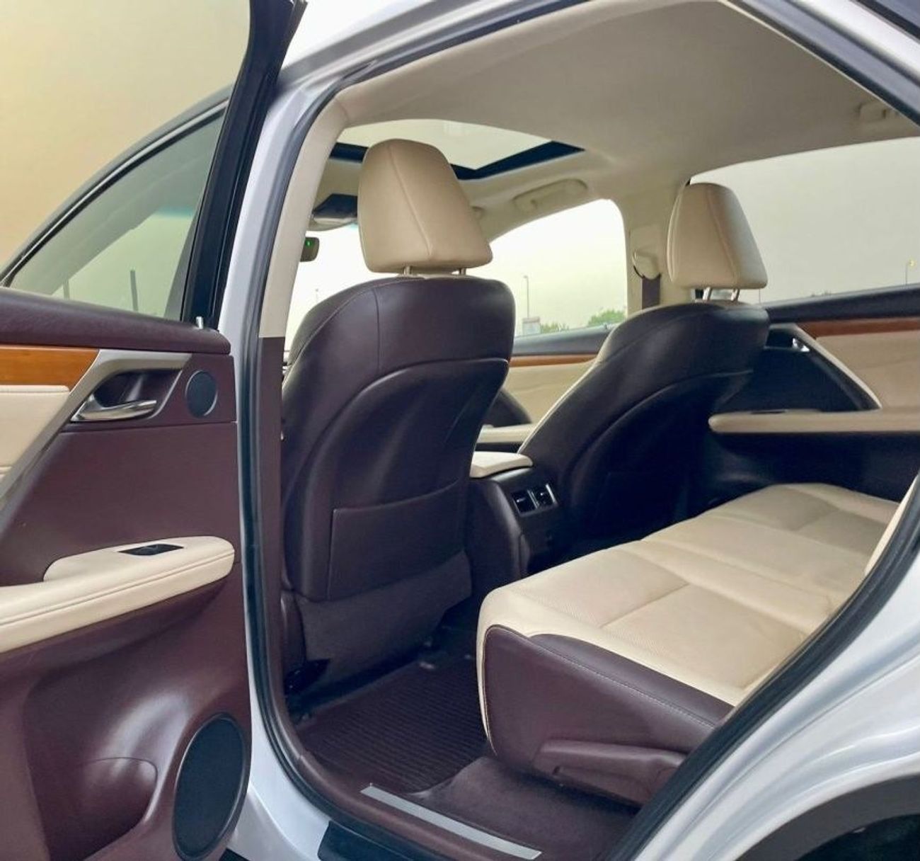 لكزس RX 350 2019 Lexus RX350 Premier Series 3.5L V6 Full Option With Radar - 62,800 Mileage