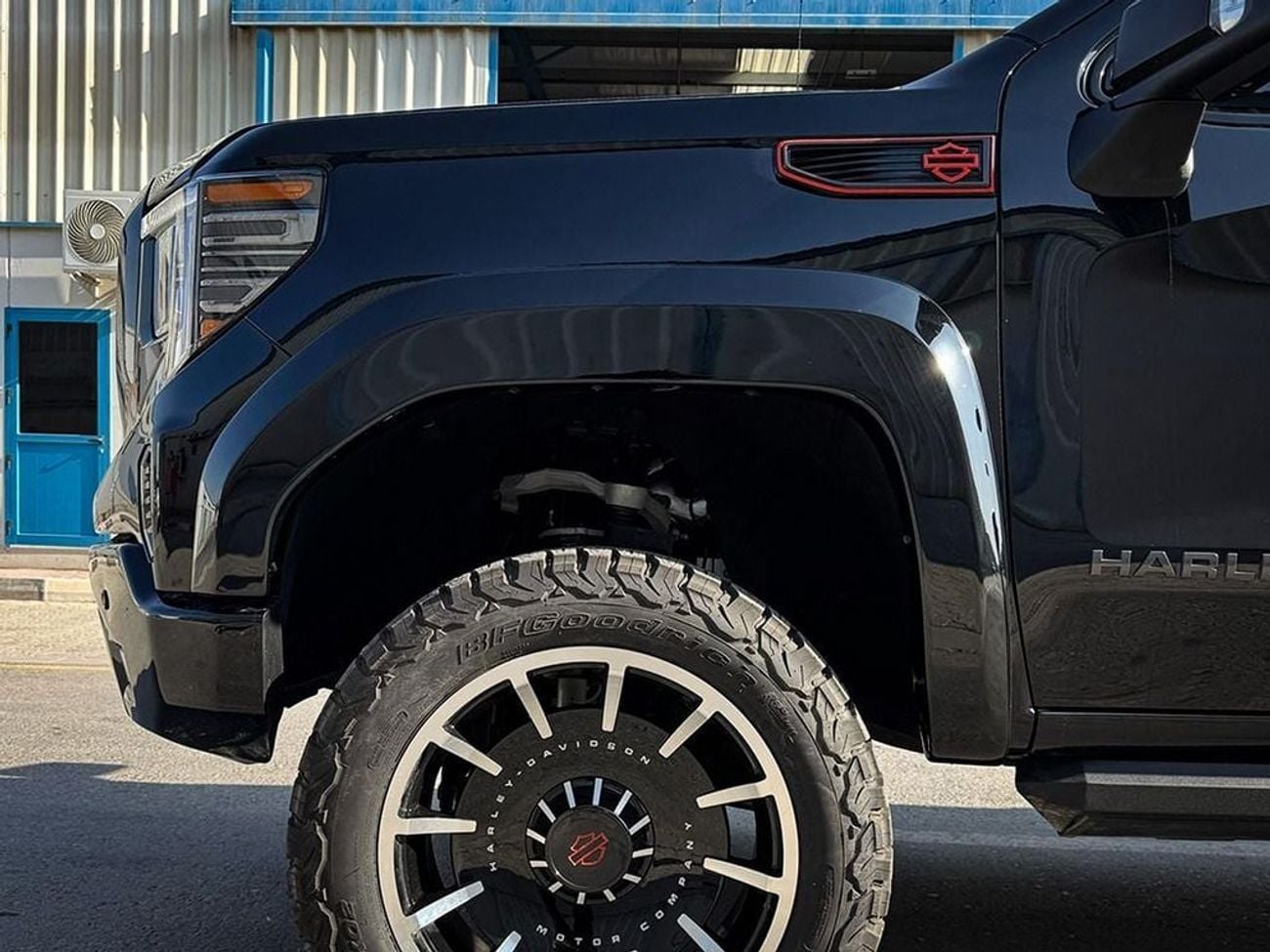 GMC Sierra Sierra 1500 Harley Davidson Edition 6.2L V8 in LEFT HAND DRIVE