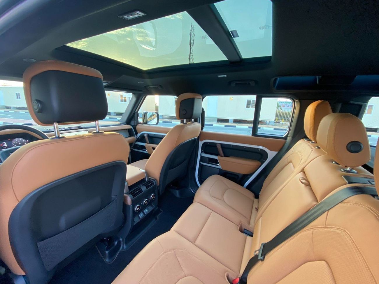 Land Rover Defender GCC SPEC 22 INCH RIMS GCC SPEC UNDER WARRANTY