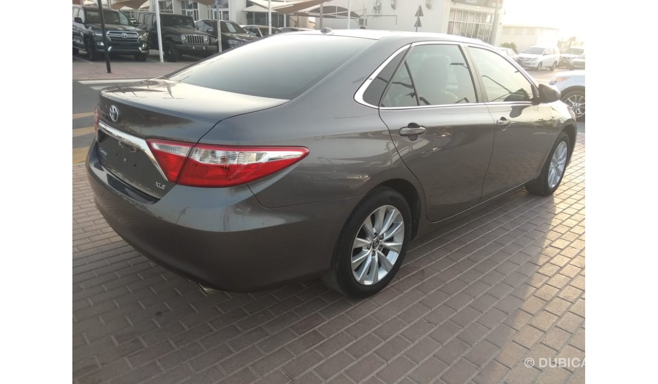 Toyota Camry XLE - Limited - Full Options  4 CYL   2.4