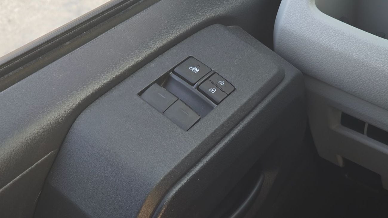 Toyota Hiace TOYOTA HIACE CARGO 3.5L AT MODEL YEAR 2026 COLOR WHITE