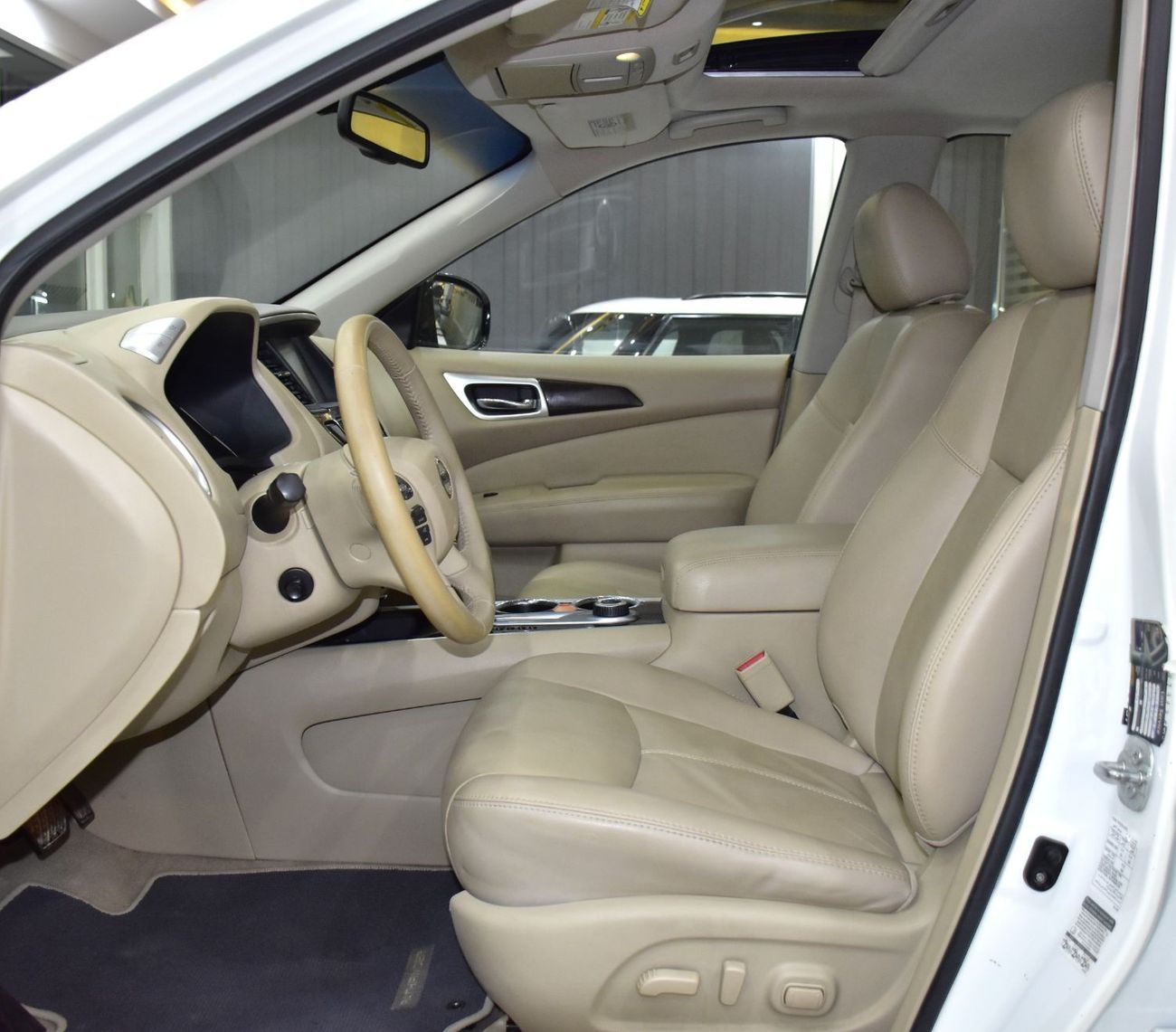 Nissan Pathfinder EXCELLENT DEAL for our Nissan Pathfinder SV 4WD ( 2015 Model ) in White Color GCC Specs