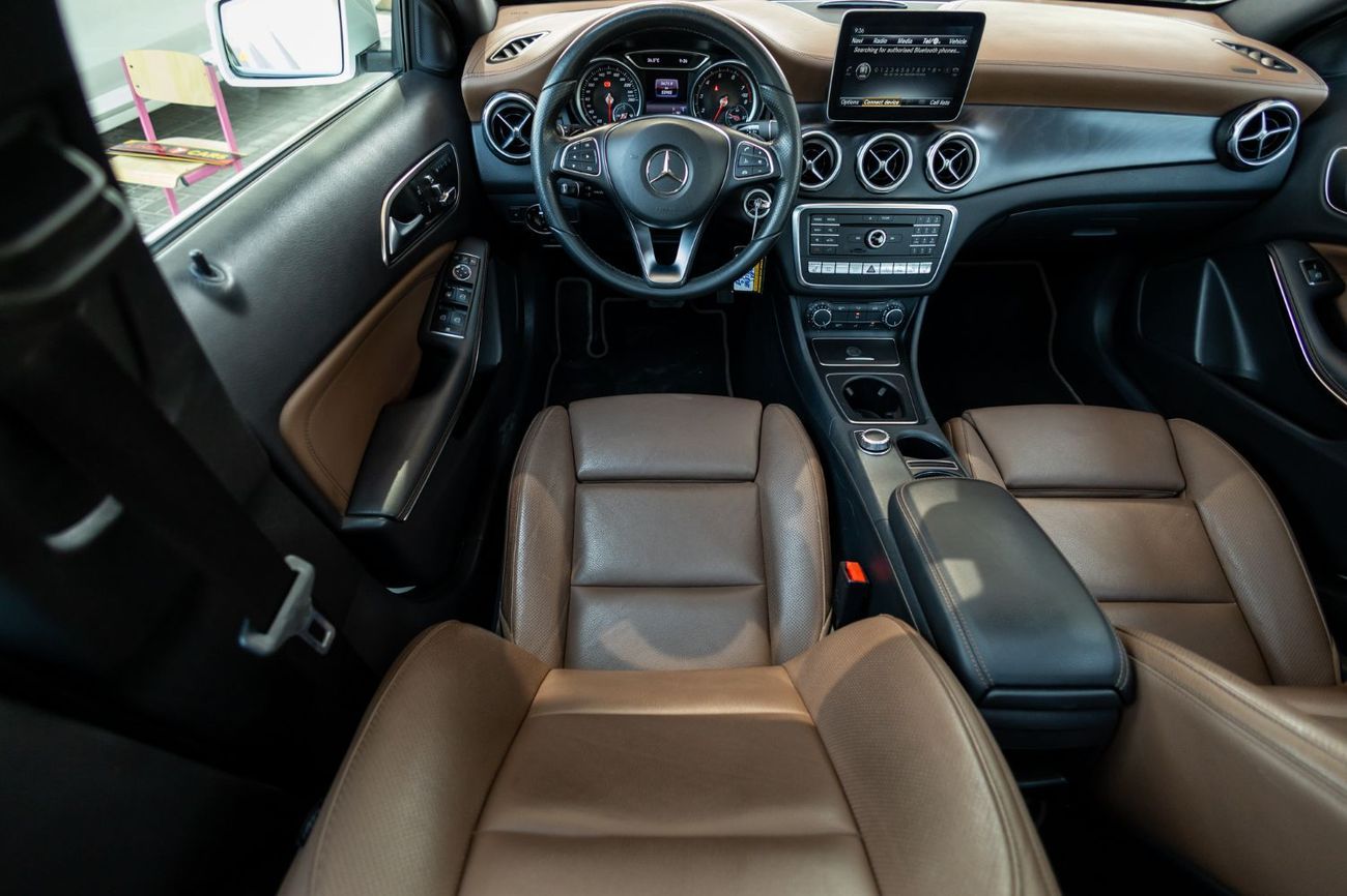 Mercedes-Benz GLA 250 Std 2.0L (211 HP)