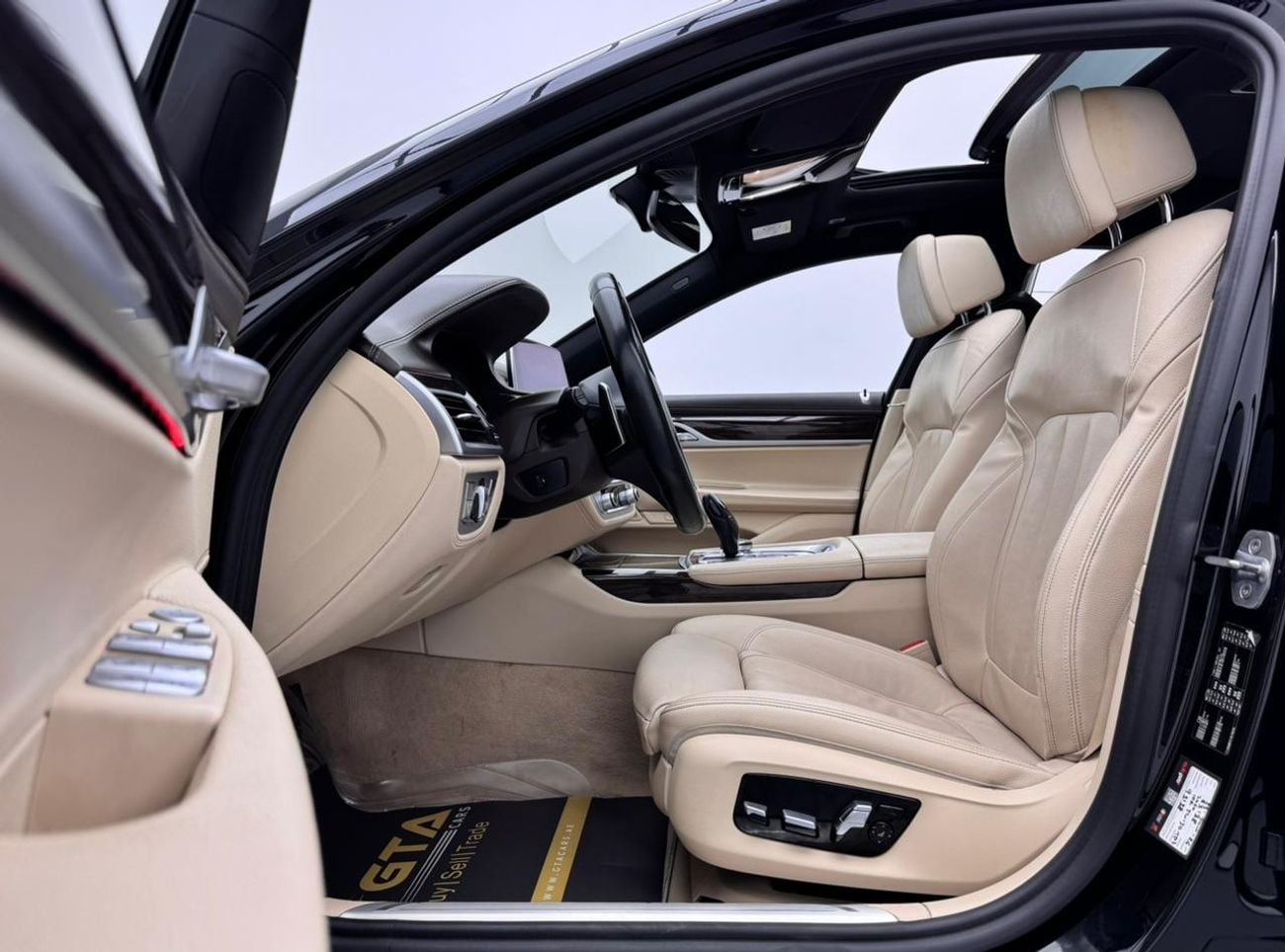 بي أم دبليو 730Li M SPORT