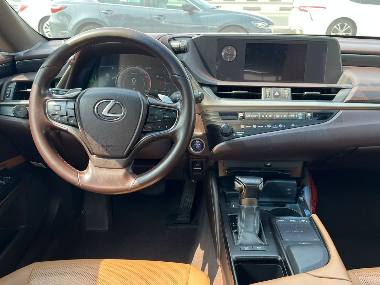 لكزس ES300h Hybrid 2.5L (214 HP)