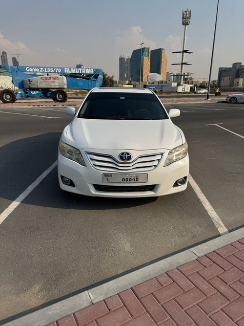 Toyota Camry Base 2.5L