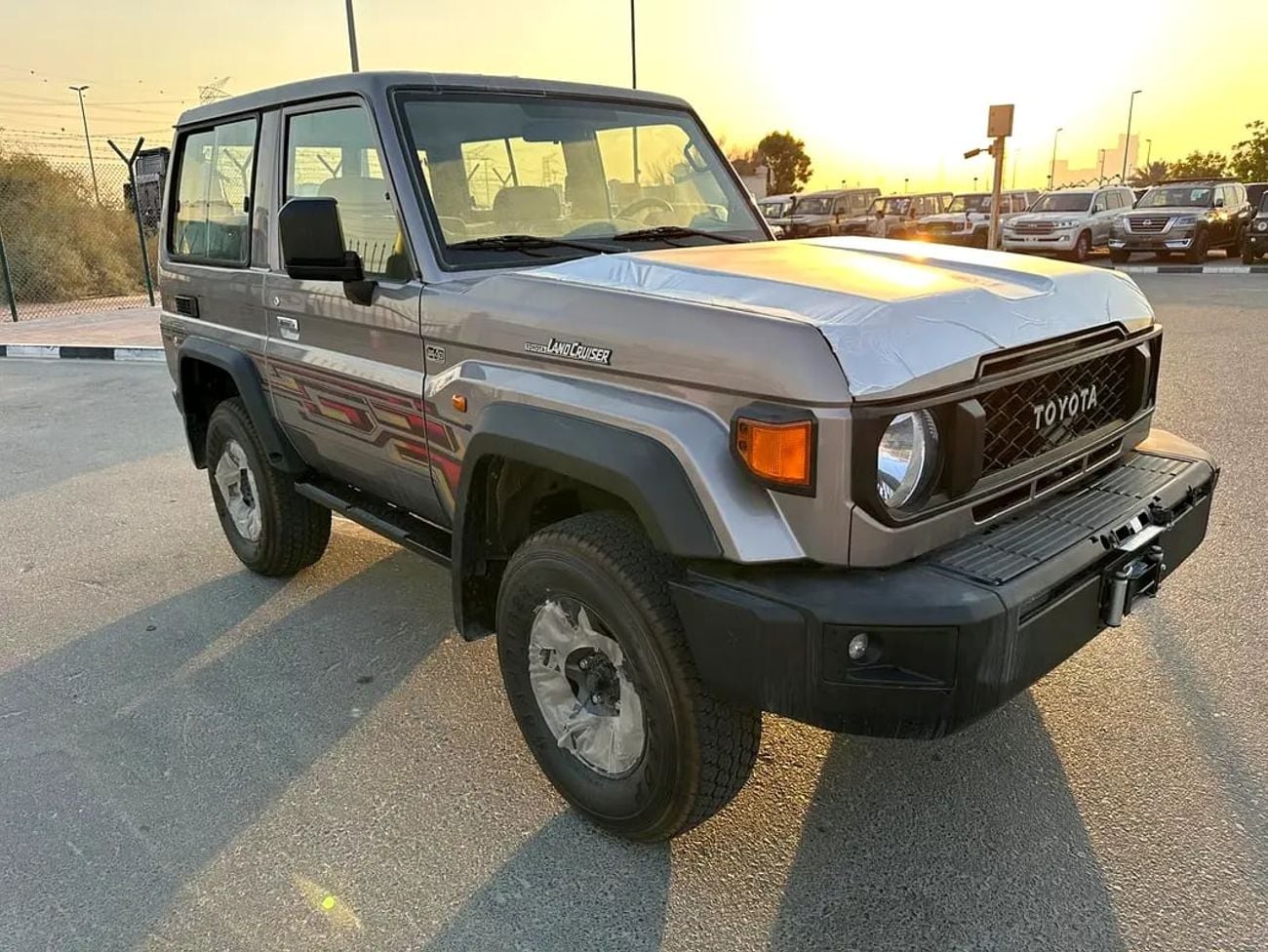 تويوتا لاند كروزر 70 Land Cruiser 71 Base 4.0L - GCC Specs - 3 Door Brand