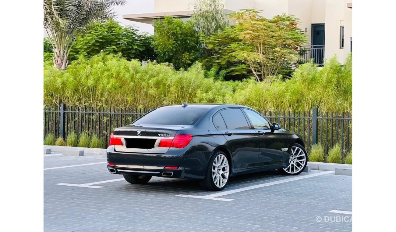 BMW 750Li || Sunroof || GCC || Well Maintained