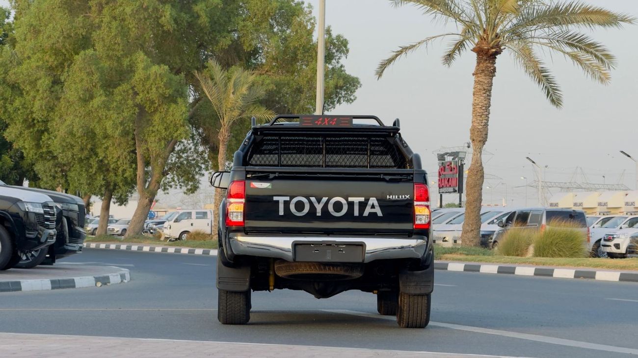 Toyota Hilux DOUBLE CABIN | LHD | 3.0L DIESEL ENGINE | 2015 | PREMIUM SPORTS BAR WITH BASKET
