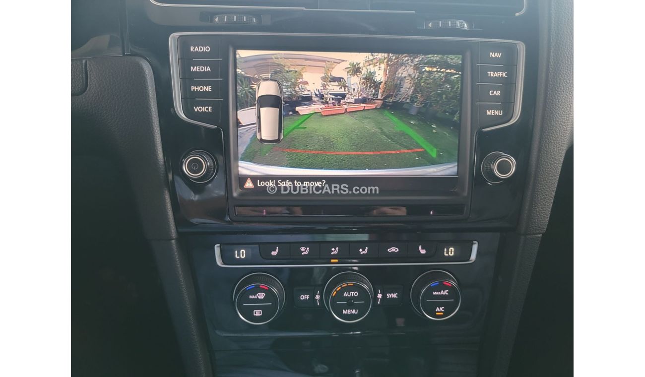 فولكس واجن جولف R