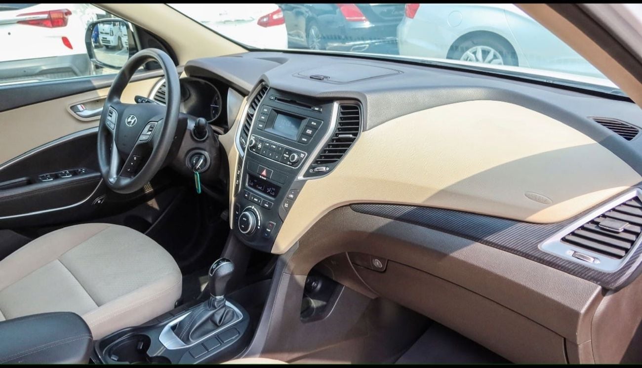 Hyundai Santa Fe Base 3.5L