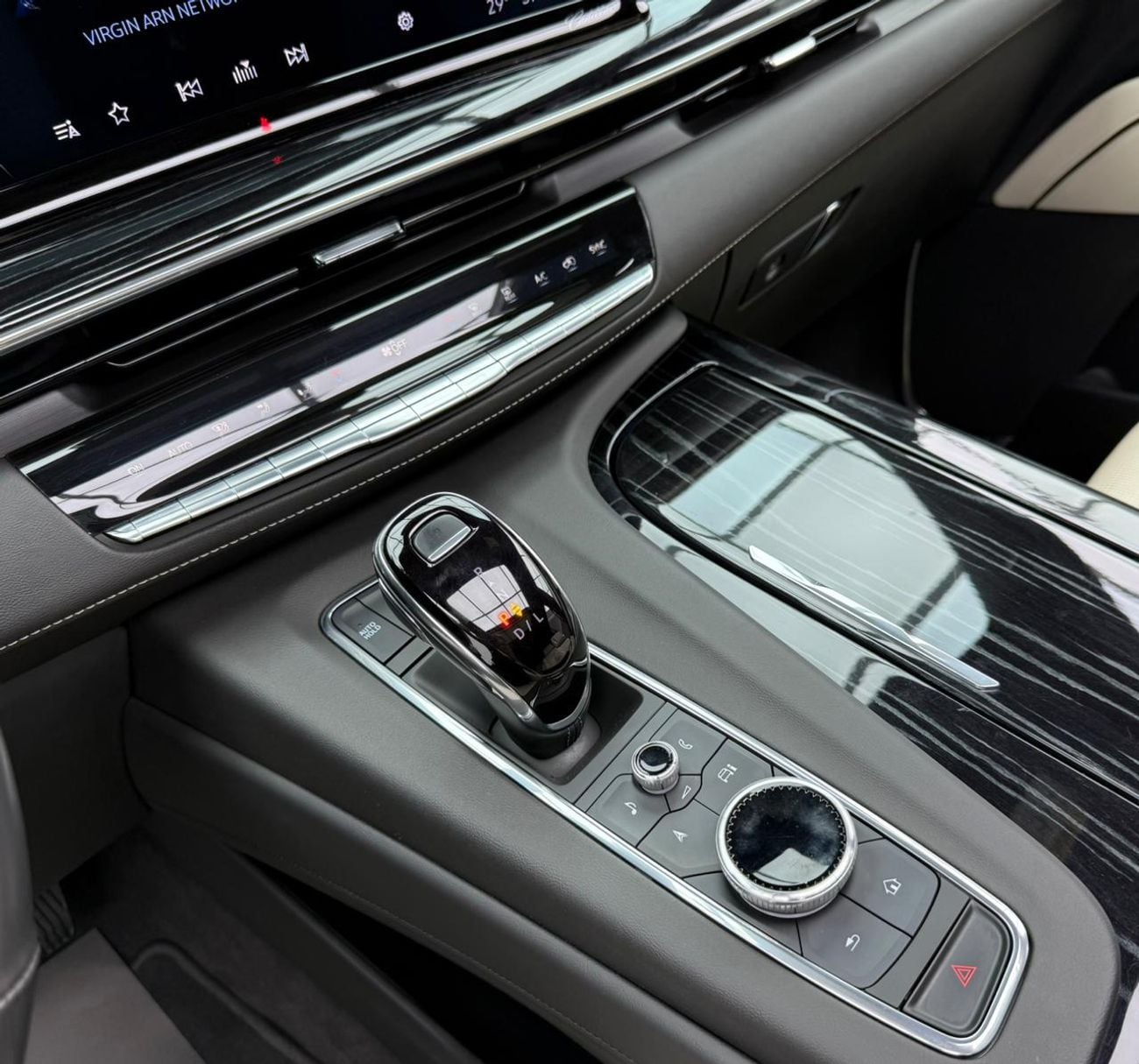 كاديلاك إسكالاد 2023 Cadillac Escalade Platinum Luxury, 2027 Cadillac Warranty, 2028 Cadillac Service Pack, GCC