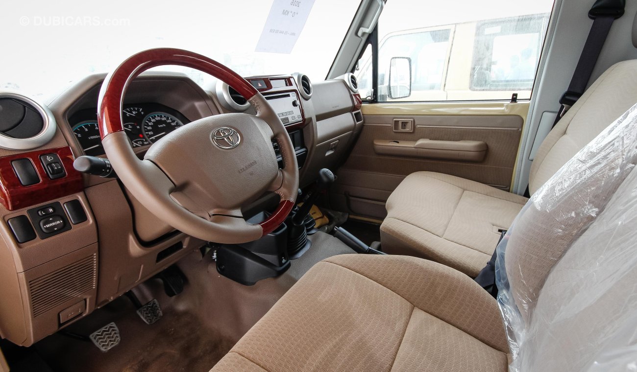 Toyota Land Cruiser Pick Up LX V6