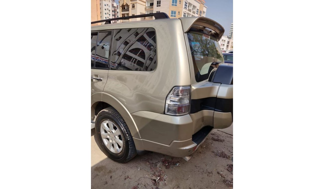 Mitsubishi Pajero 3.5L V6 Petrol Full Options Auto ( Please call +971 55 818 5154)