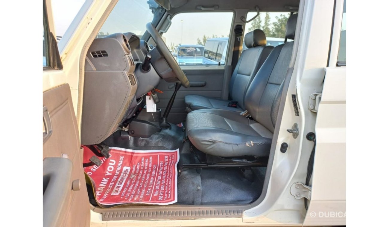 Toyota Land Cruiser 70 TOYOTA LAND CRUISER HARD TOP LEFT HAND DRIVE (PM 839)
