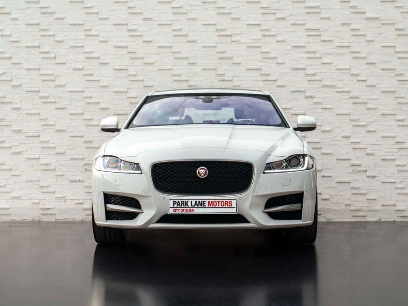 جاكوار XF R-Sport 2.0L Sedan