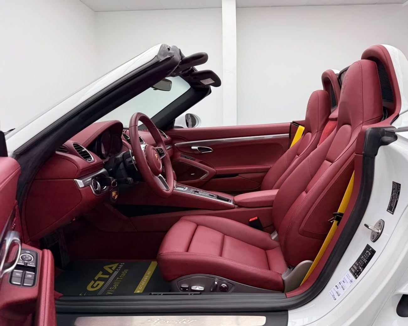 Porsche 718 Boxster STANDARD 2021 Porsche 718 Boxster, Warranty, Full Porsche Service History, Sport Chrono Package, GCC