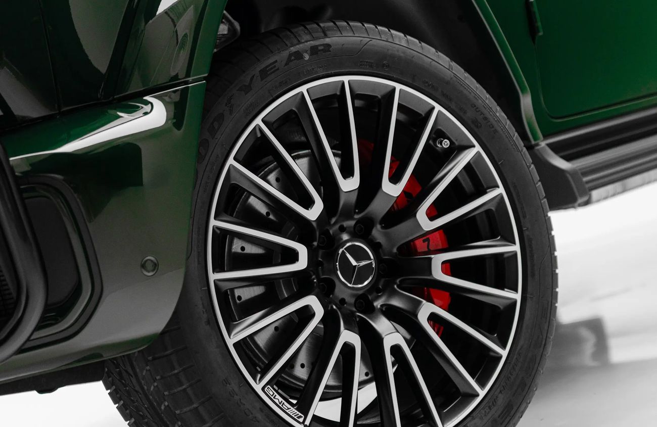 Mercedes-Benz G 63 AMG 4.0L V8 Twin-Turbocharged Engine + eMotor