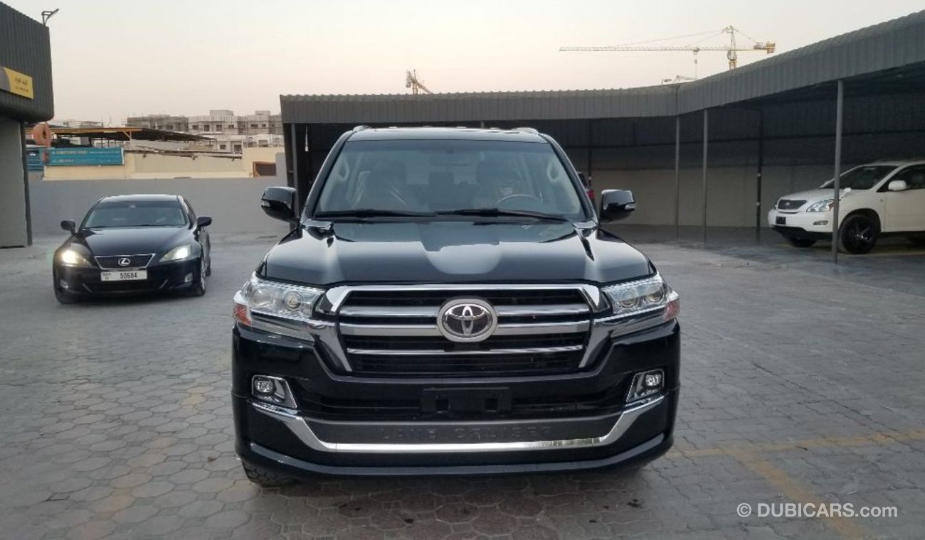 Toyota Land Cruiser Left hand drive Push start 6 cylinder petrol low km automatic with sunroof four-wheel drive perfect 