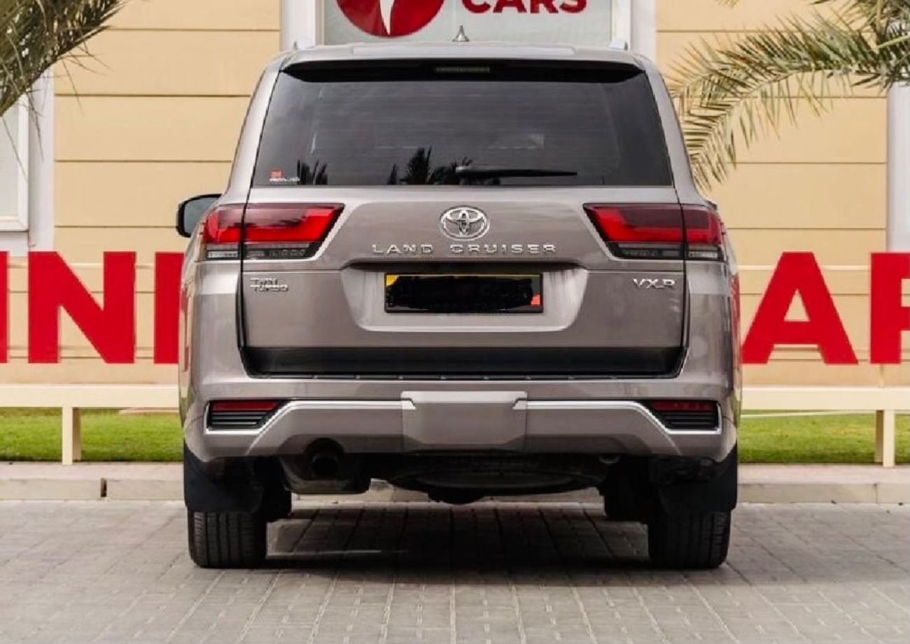 تويوتا لاند كروزر 2022 Model VXR Twin Turbo Full Option Red and Black interior New Arrival Very Clean And Perfect Cond