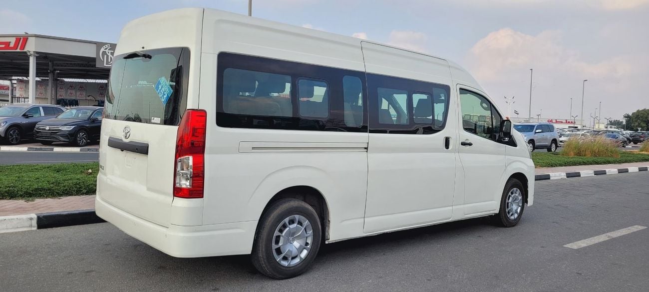 Toyota Hiace GL Highroof 2.8L RHD Automatic Gear 2WD 1GD-FTV Diesel Engine 13 Seats 5 Foors