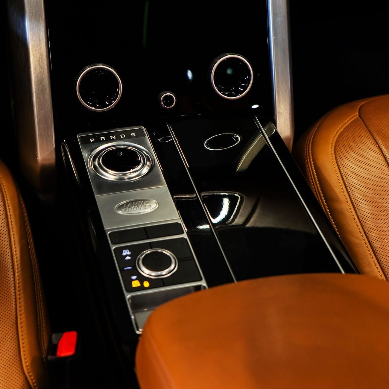 لاند روفر رينج روفر AED 3,161 pm  • 0% Downpayment • Range Rover Vogue SE P400 • 1 Year Warranty