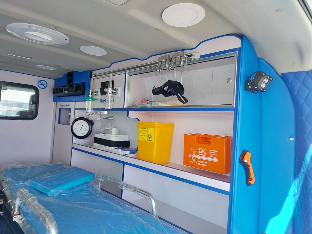 Toyota Hiace TOYOTA HIACE VAN AMBULANCE RHD 2019 MODEL 2.8 L DIESEL AUTOMATIC(PM03504)