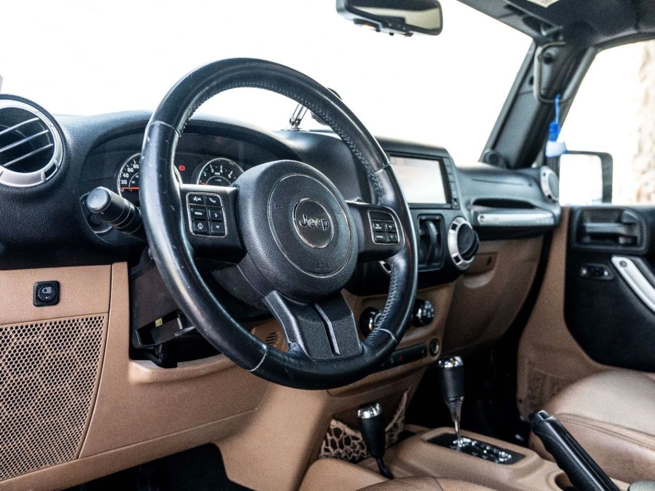 Jeep Wrangler Sahara Plus 3.6L A/T