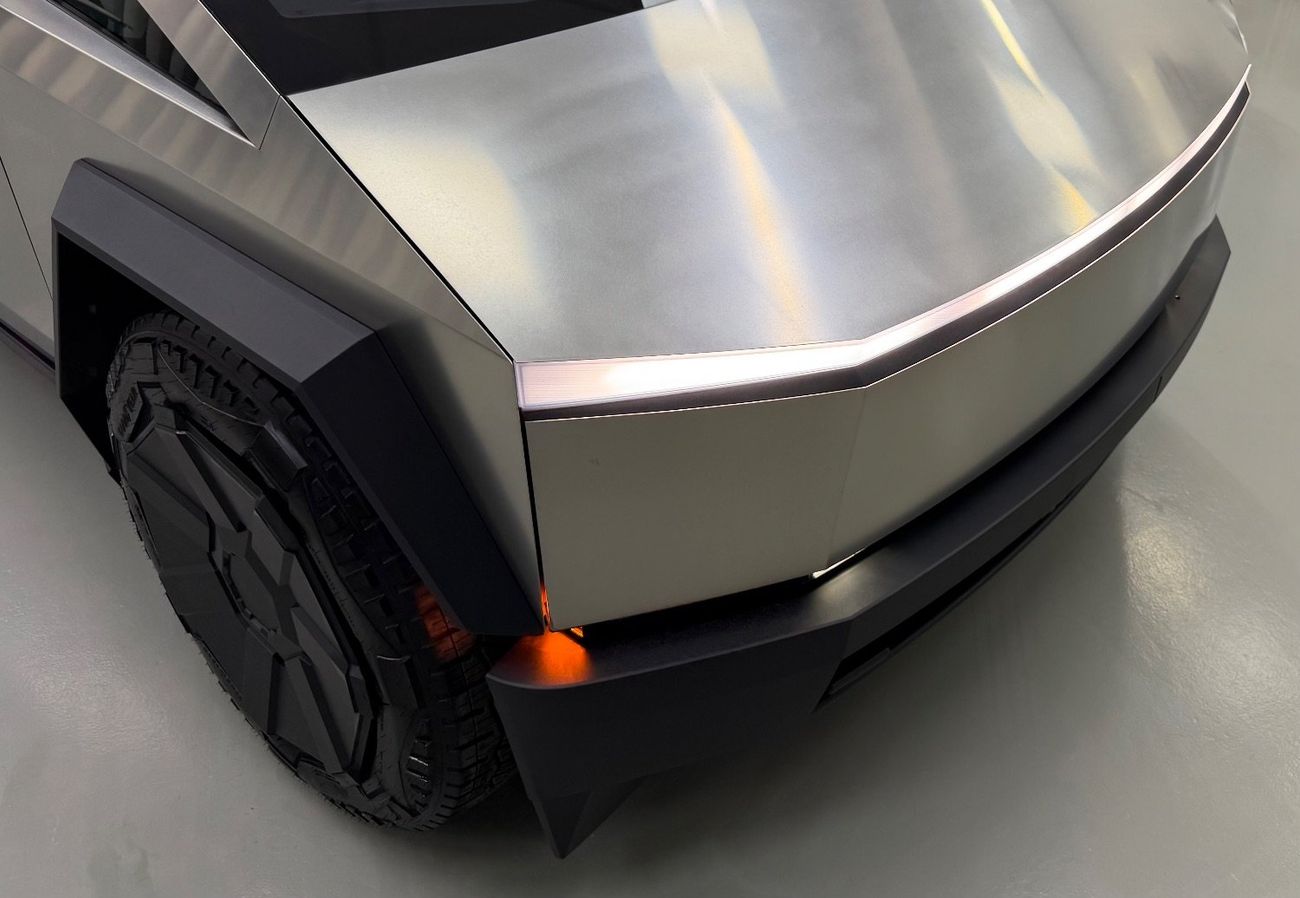 Tesla Cybertruck Foundation Series .. 3 motor