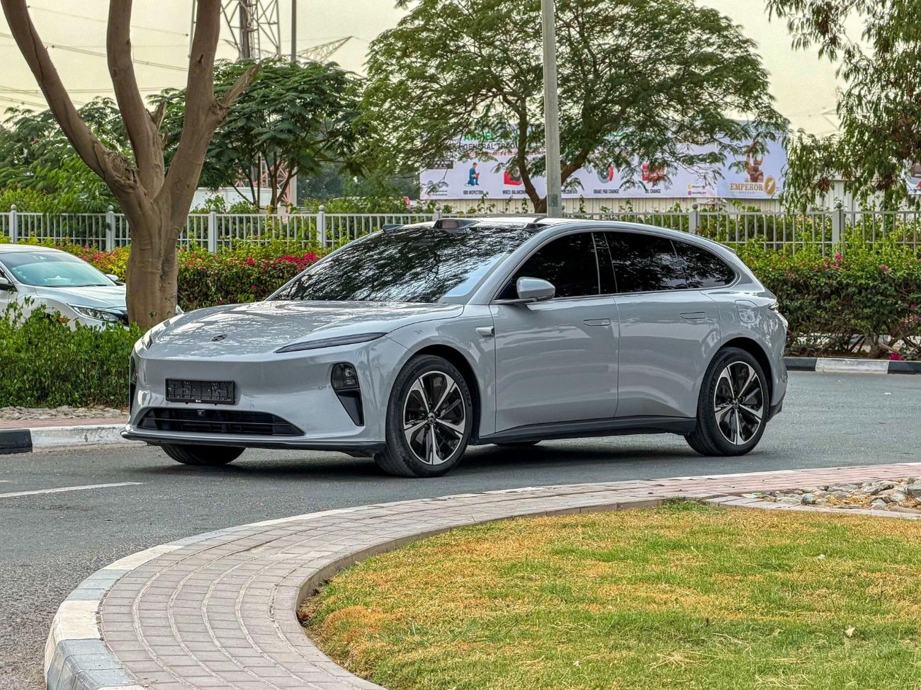 نيو ET5 Nio ET5 Long Range | 100 kWh | WLTC (580 Km) | 490 Hp | Law Mileage (75,000 Km)