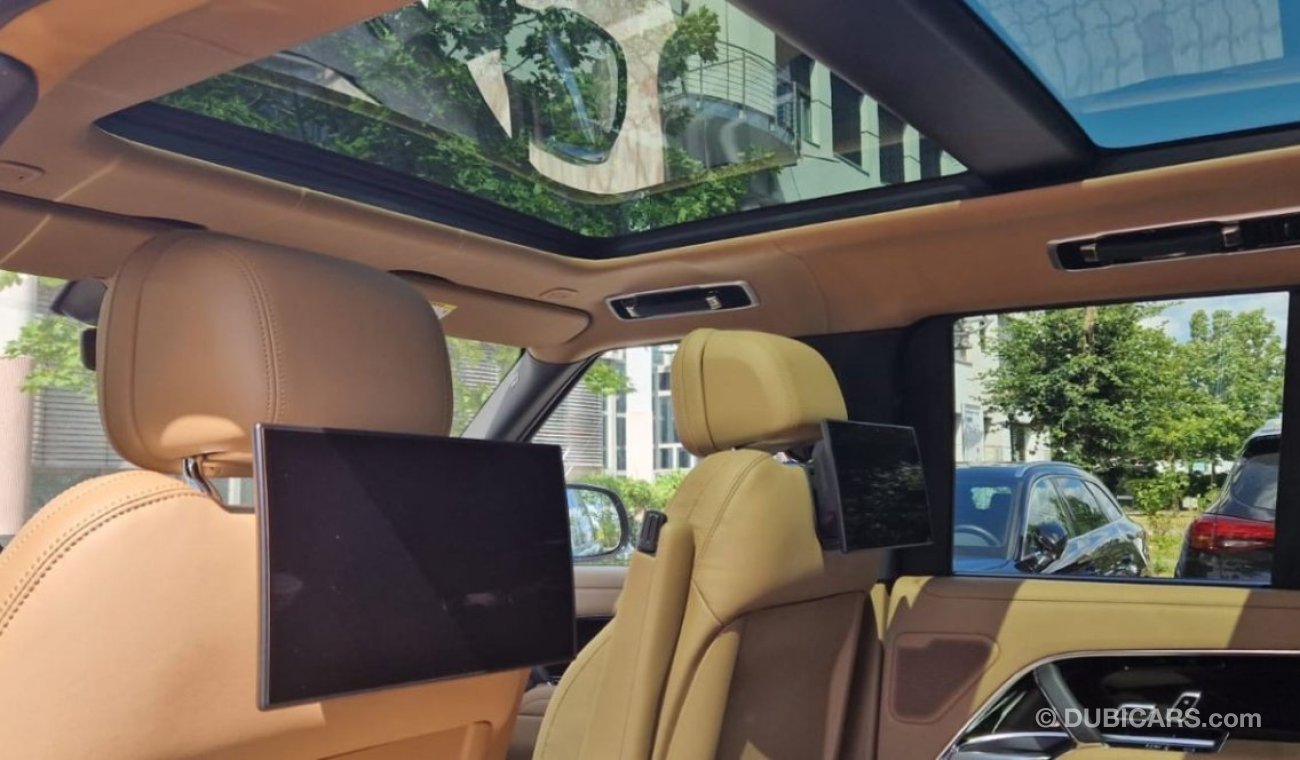 Land Rover Range Rover 4.4L P530 AUTOBIGRAPY DVD AT