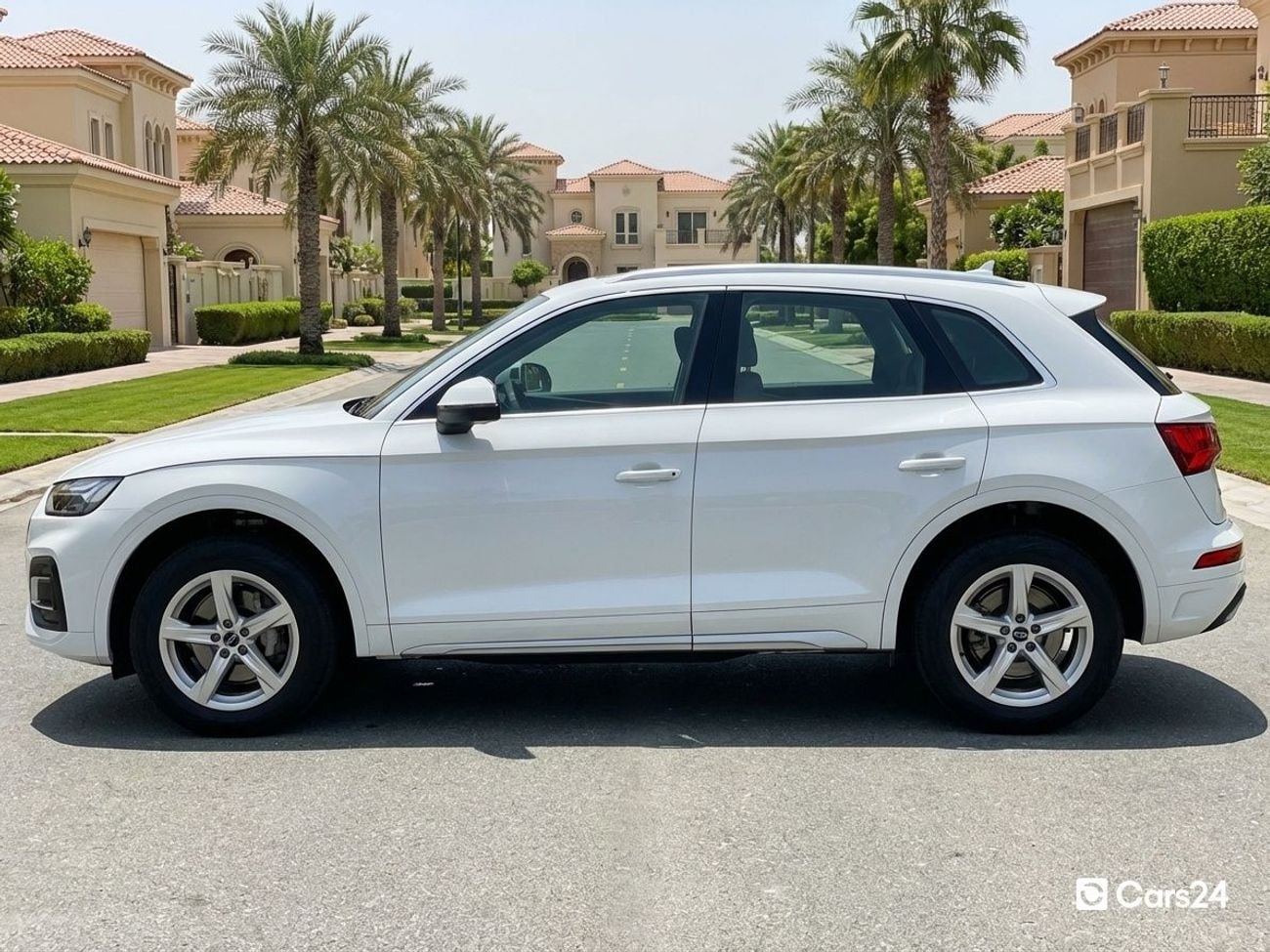 Audi Q5 2L 2022 | 0 DP | 1710/Month | 30 Day Return | Service History