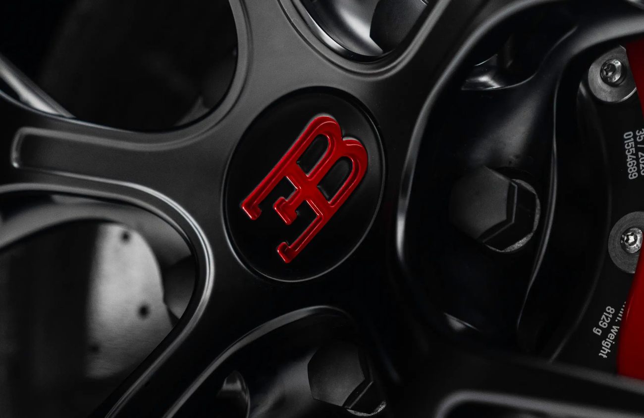 بوغاتي شيرون 8.0L W16 Quad-Turbocharged Engine