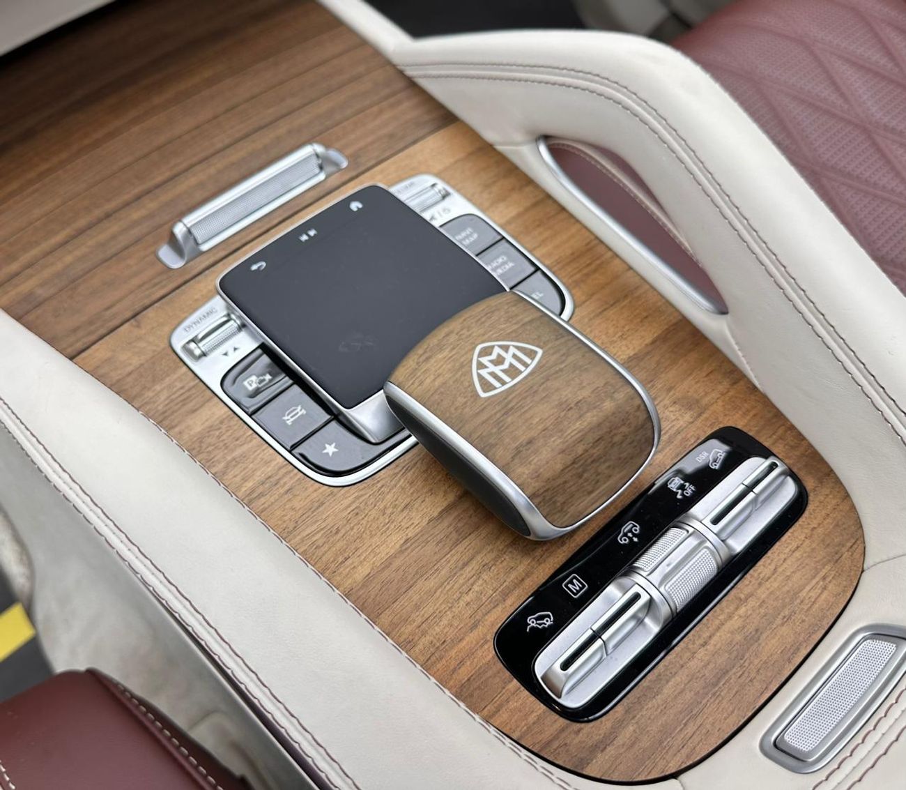 Mercedes Maybach GLS600 Maybach 2024 Mercedes-Maybach GLS 600 4MATIC, 1 Year Warranty Unlimited Km, Full Service History