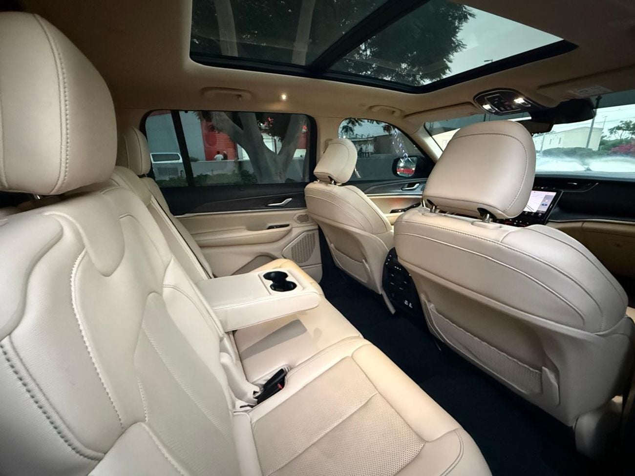 جيب جراند شيروكي LIMITED PLUS L Limited 3.6L