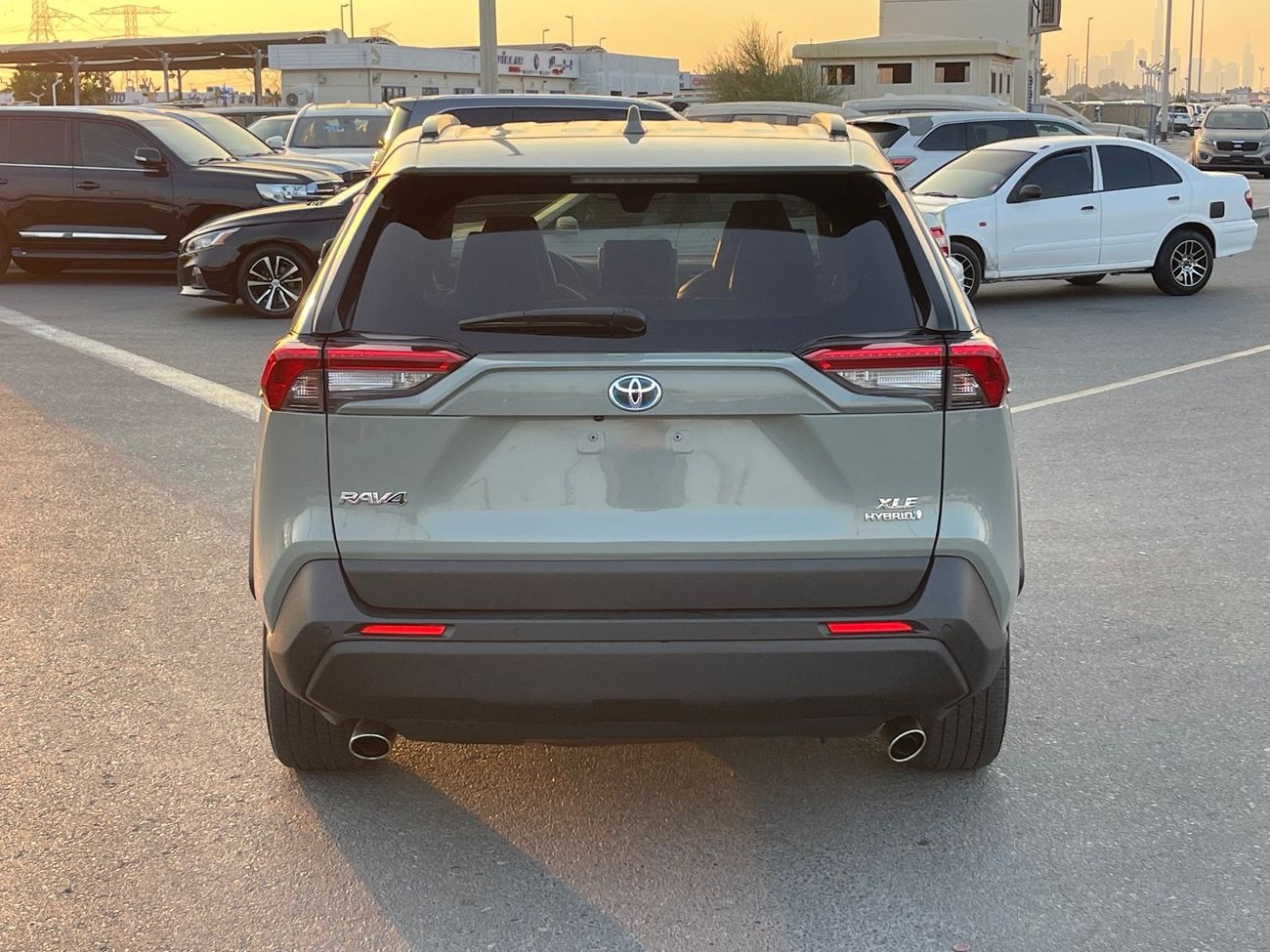 تويوتا راف ٤ XLE 2.5L