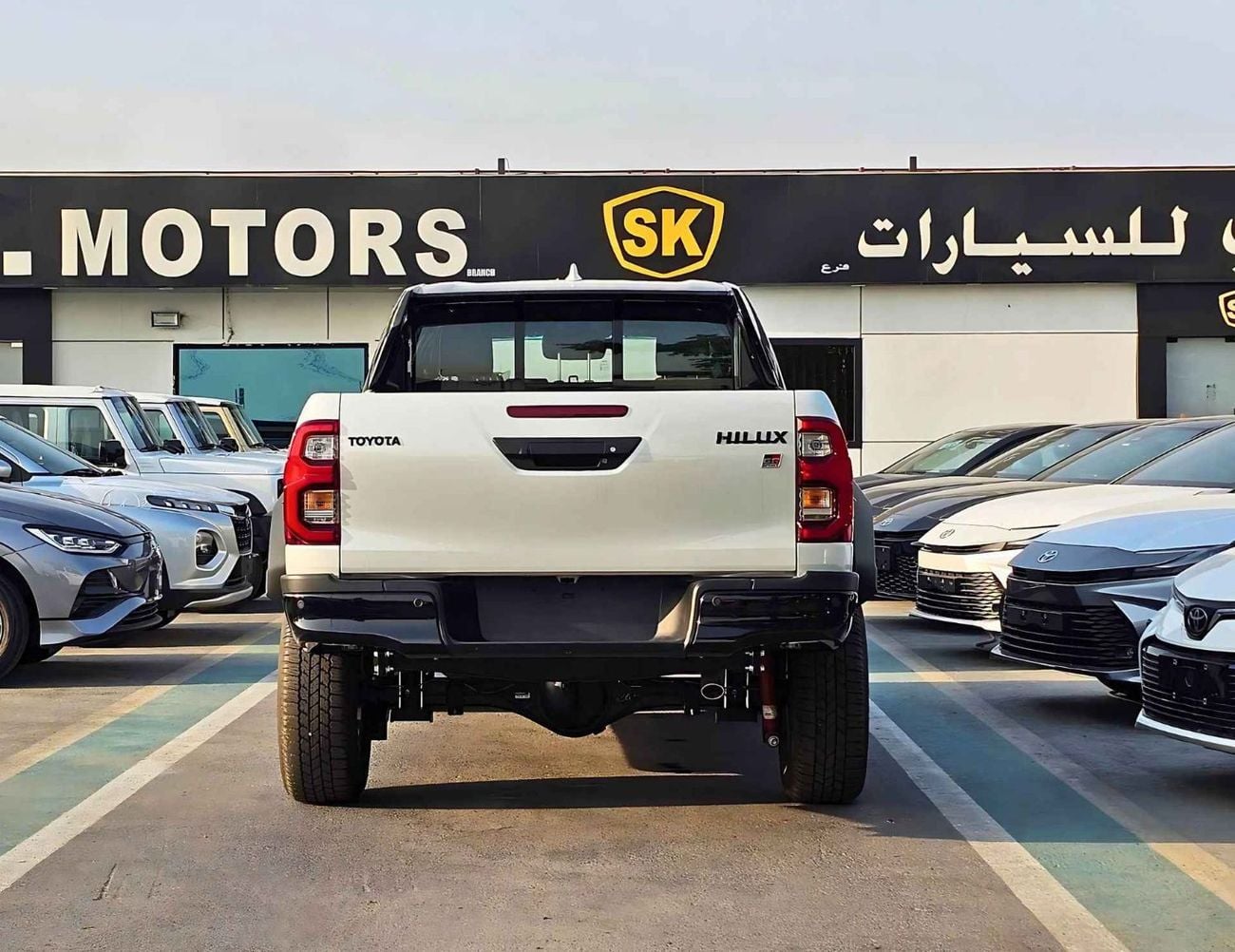 تويوتا هيلوكس GR SPORT EURO 4/4.0L PETROL A/T 4WD/DRIVER POWER SEAT/PUSH START/ (CODE#GR SPORT)