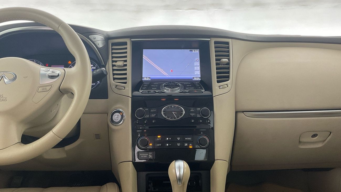 Infiniti QX70 Luxury / Luxe Sensory | upto AED 20,000 Ramadan Discount | Guaranteed Warranty | 0 Down Payment