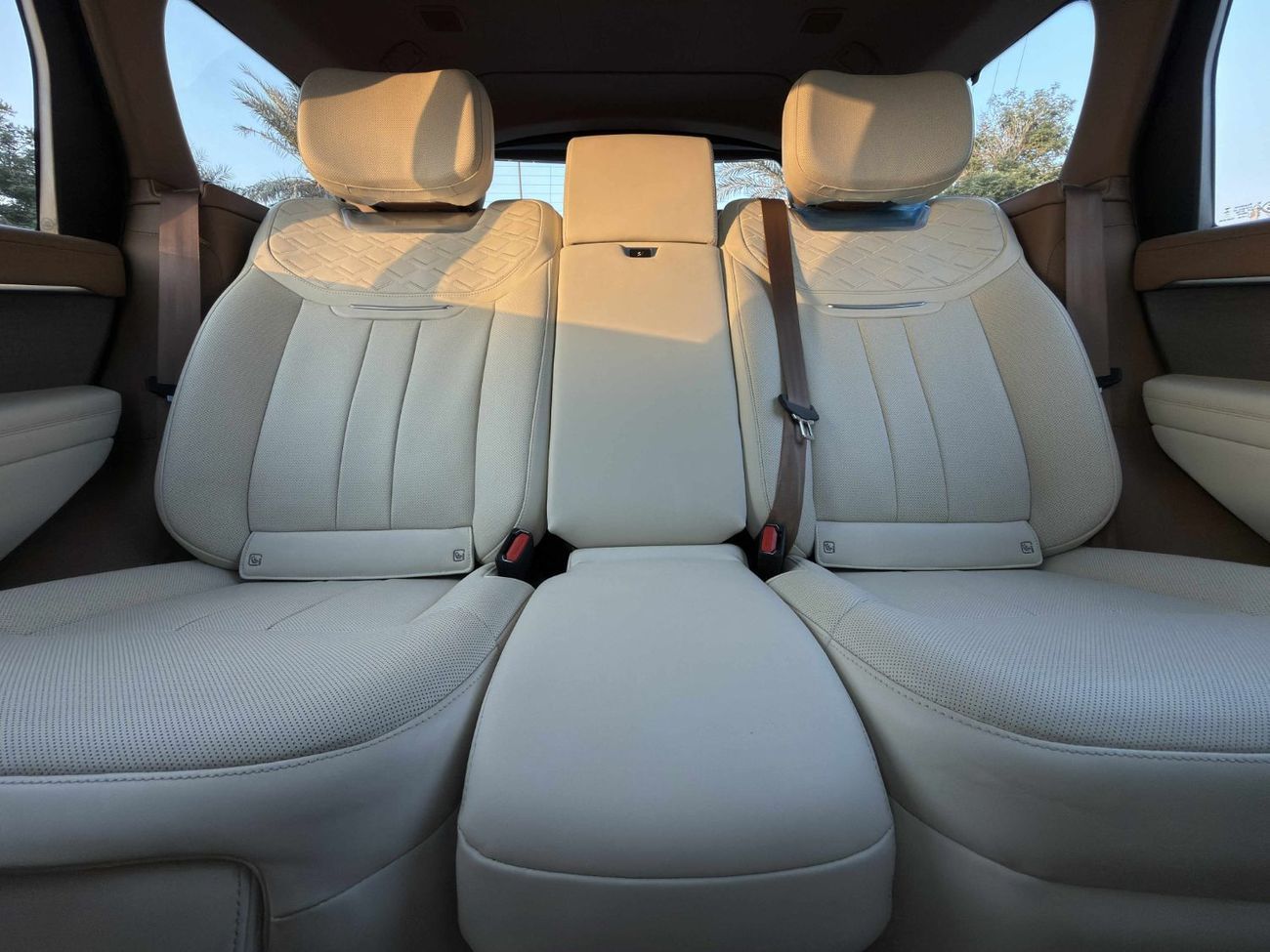 Land Rover Range Rover LWB SV P615 4.4L **2025**GCC SPEC UNDER WARRANTY