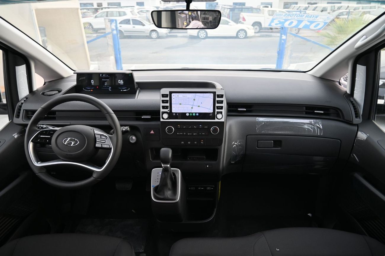 Hyundai Staria Hyundai Staria 3.5L Petrol, Van 9 Seats, Color White, Model 2024
