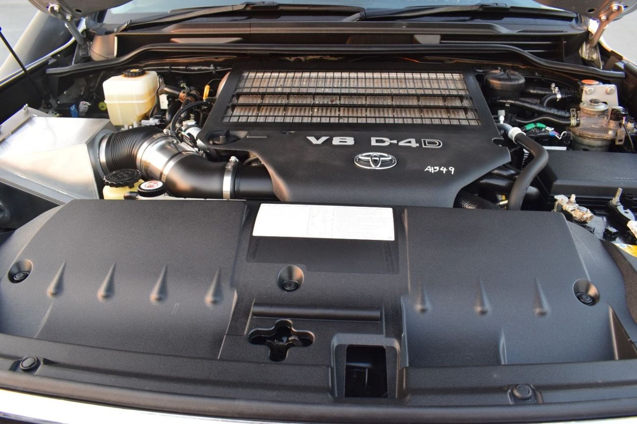 Toyota Land Cruiser 2020 TOYOTA LAND CRUISER V8 FULL OPTION