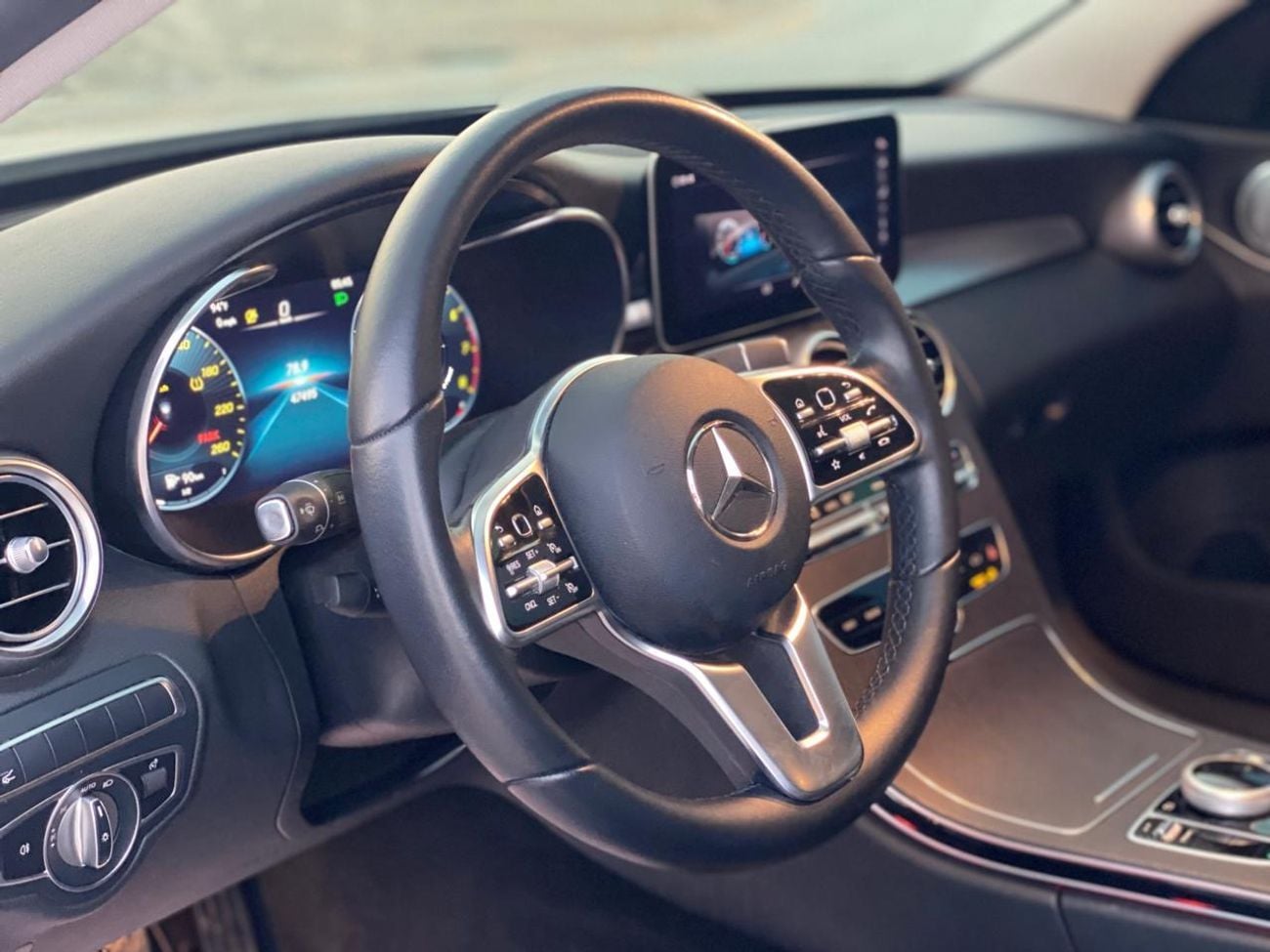 Mercedes Benz C300 STD (NON GCC) Premium 2.0L
