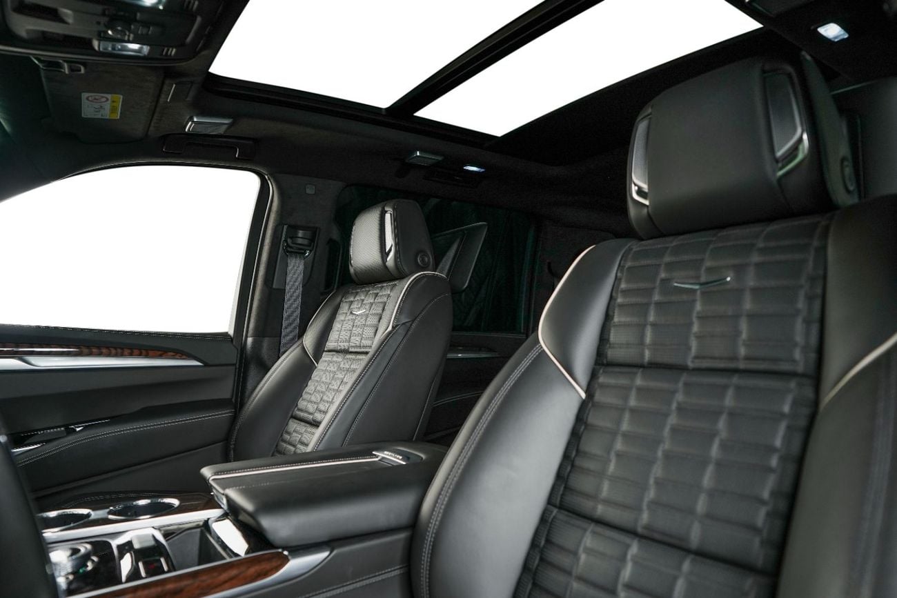 Cadillac Escalade  ESV- GCC- new shape-low mileage- Agency warranty and service