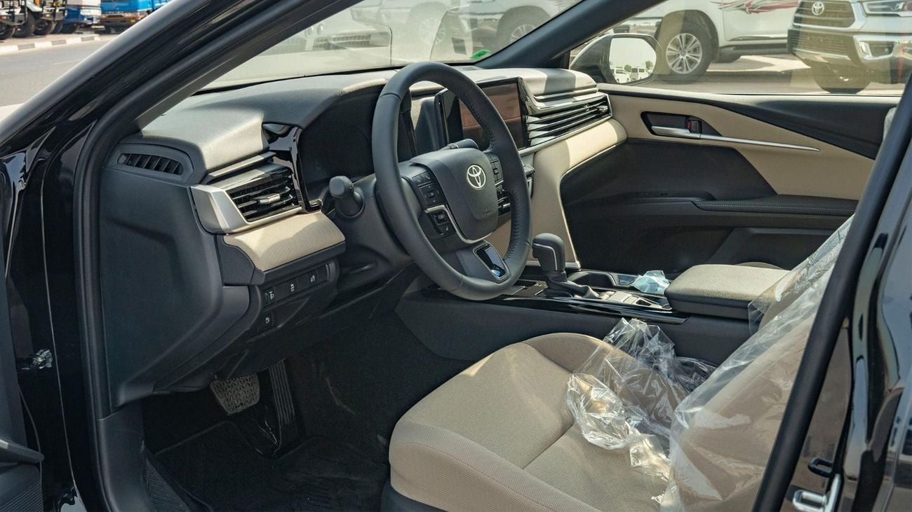 Toyota Camry 2025 Toyota Camry LE facelift 2.5L Petrol AT with Sunroof - GCC (Export price)