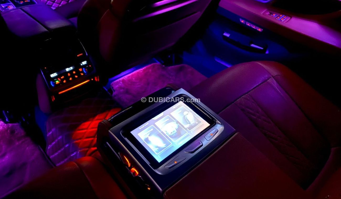 بي أم دبليو 750Li Li  XDrive