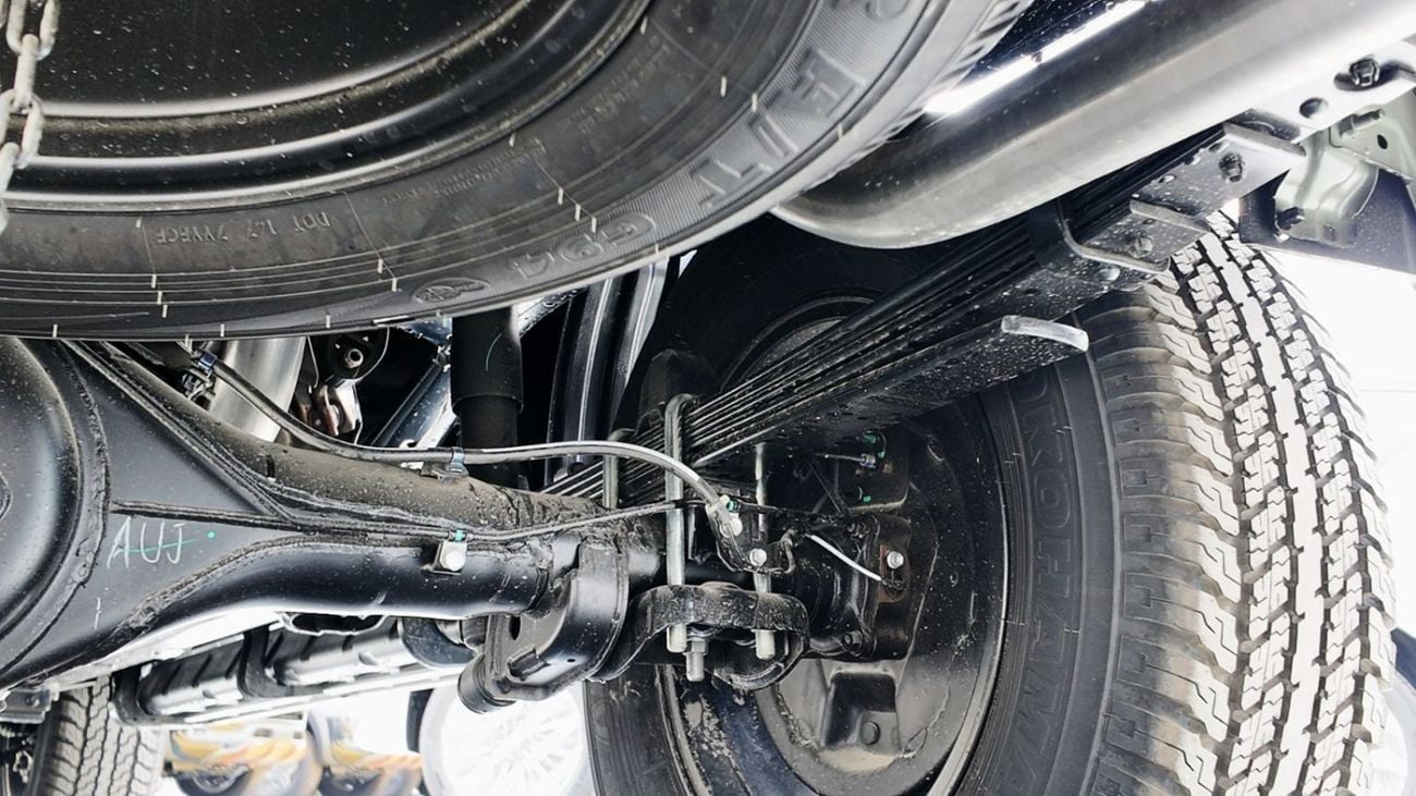 تويوتا هيلوكس TOYOTA HILUX SR5 4.0 V6 4WD A/T 2024