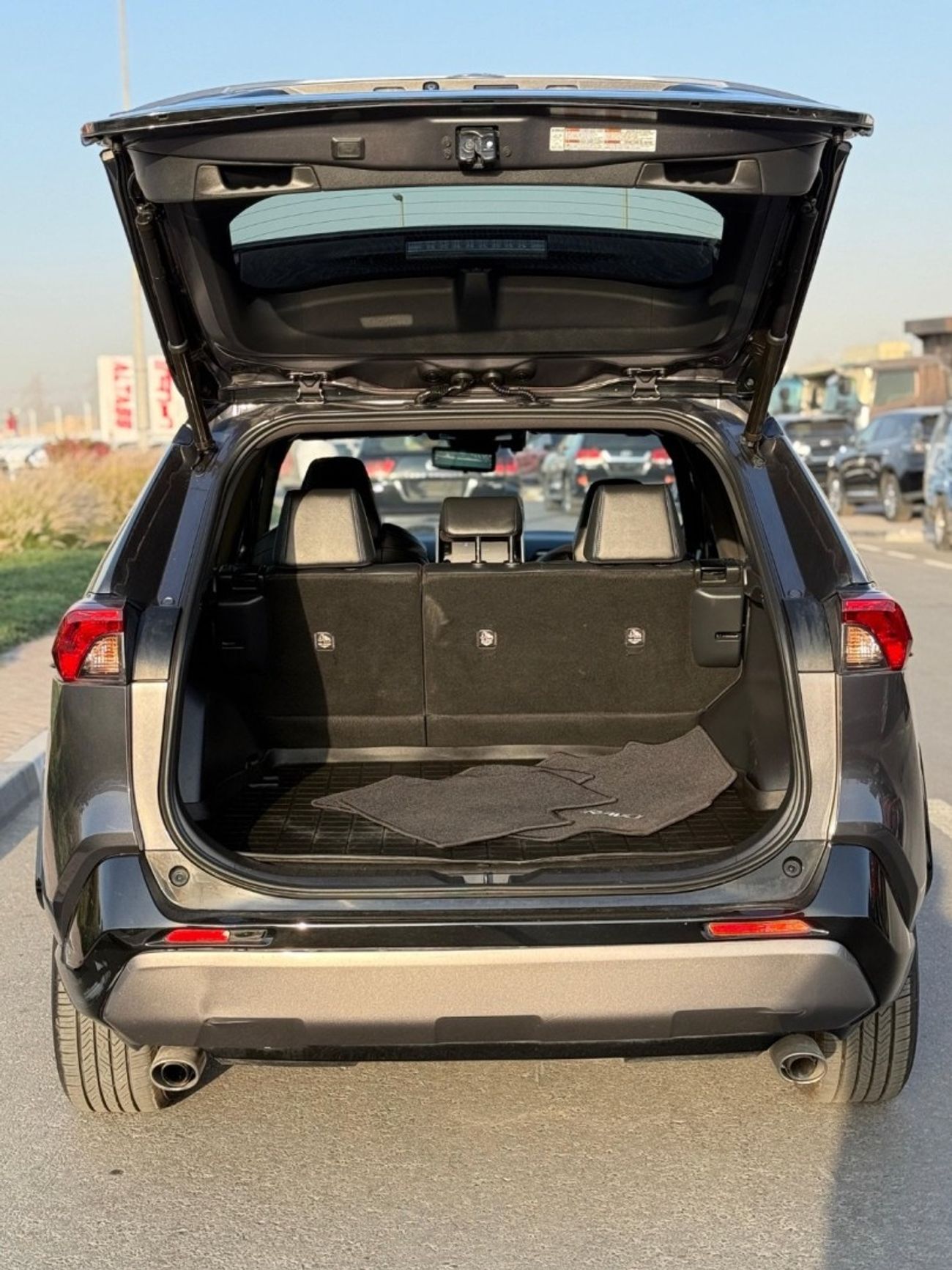 Toyota RAV4 Hybrid XSE Full Option